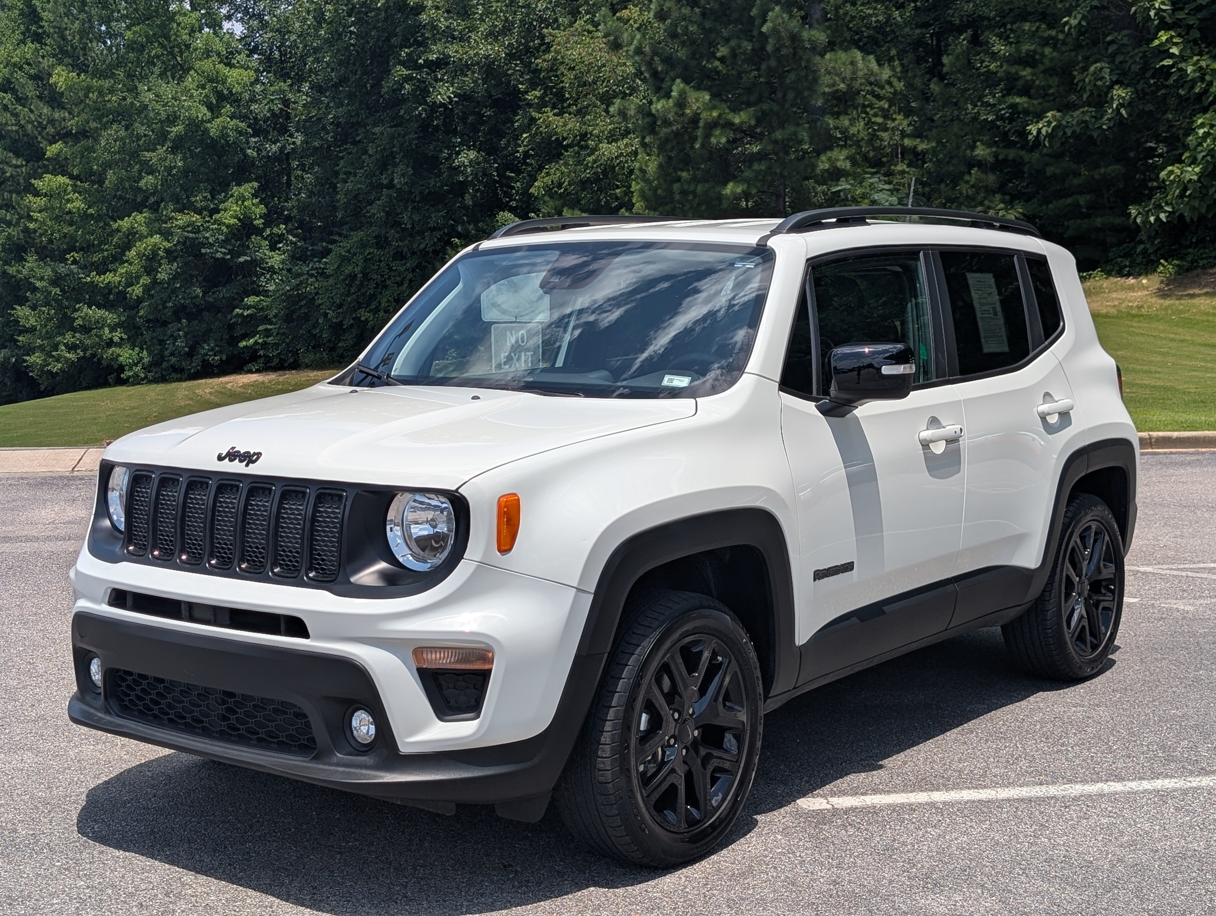 Used 2023 Jeep Renegade Altitude AWD/4WD image 5
