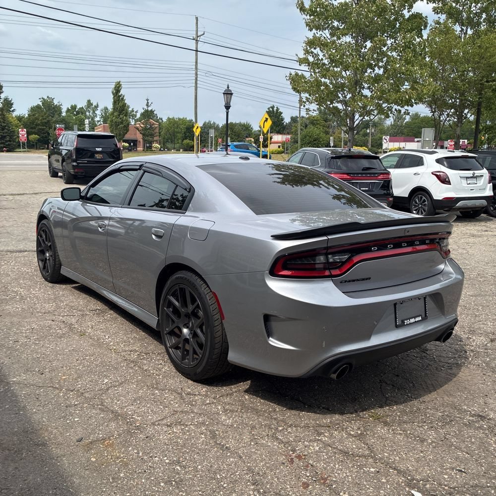 Used 2017 Dodge Charger R/T w/ Quick Order Package 29S RWD image 4