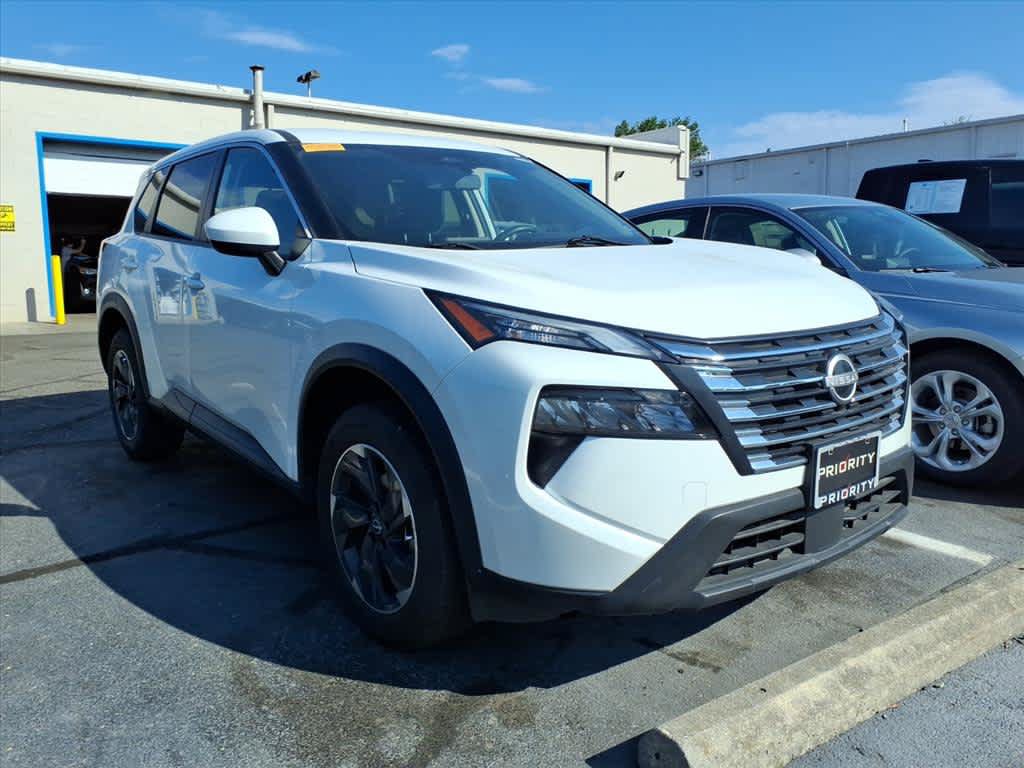Used 2024 Nissan Rogue SV AWD/4WD image 13