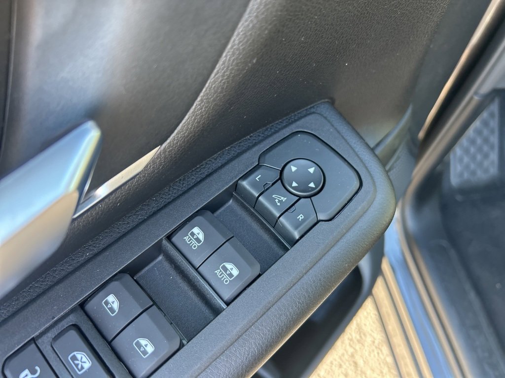 New 2026 RAM 1500 4x4 Crew Cab image 17