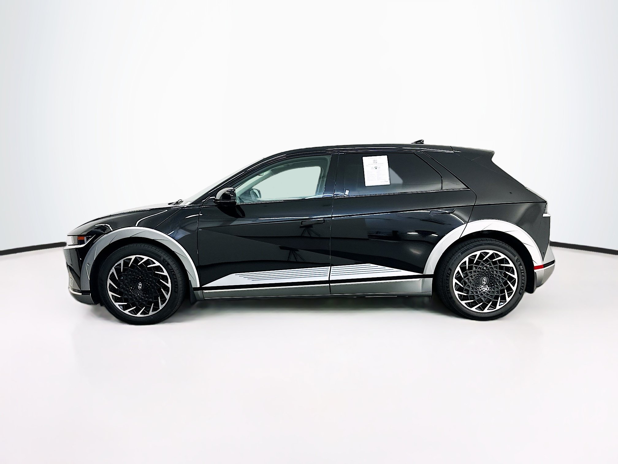 Used 2024 Hyundai Ioniq 5 Limited AWD/4WD image 4