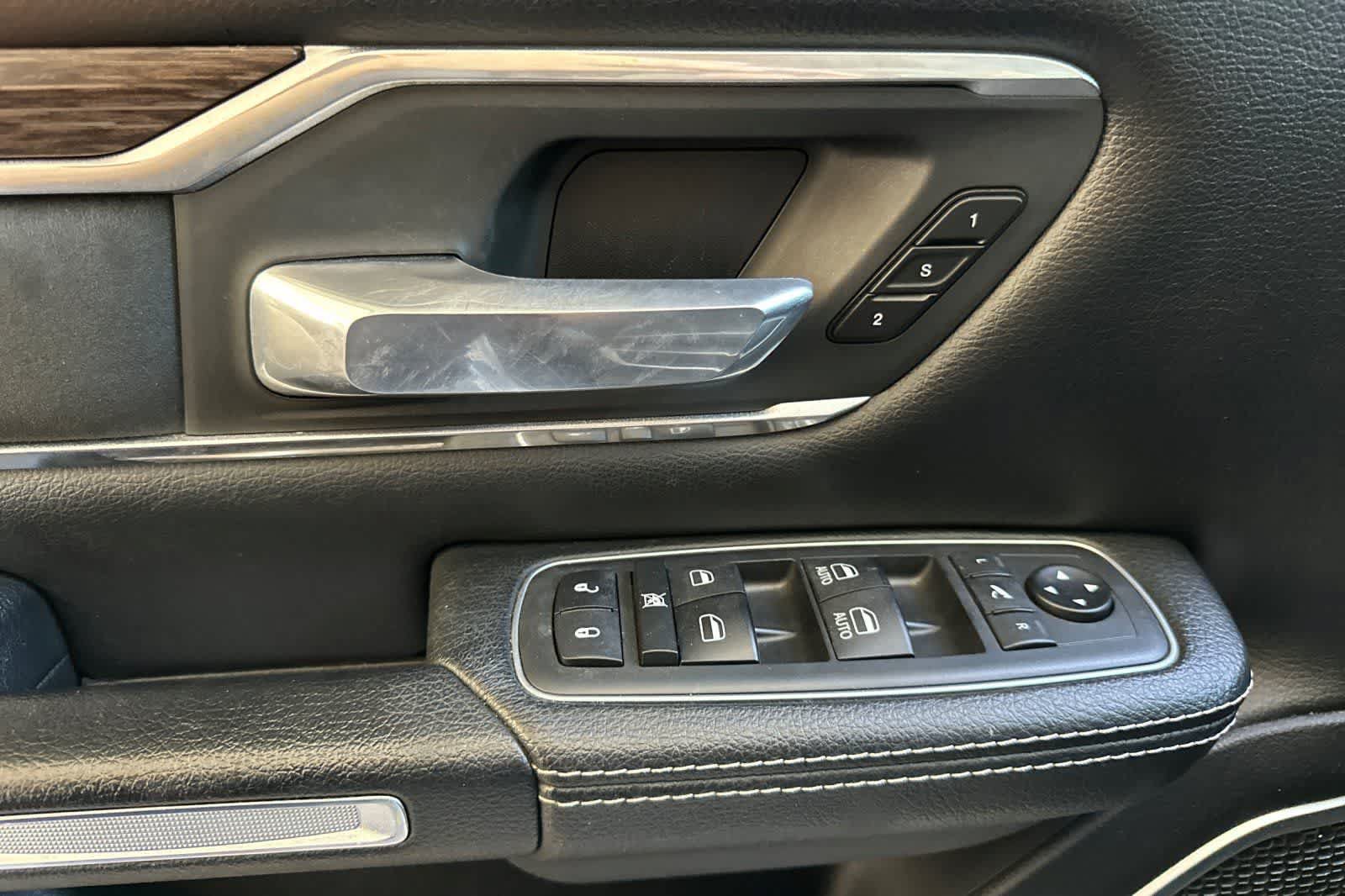 Used 2020 RAM 1500 Laramie RWD image 15
