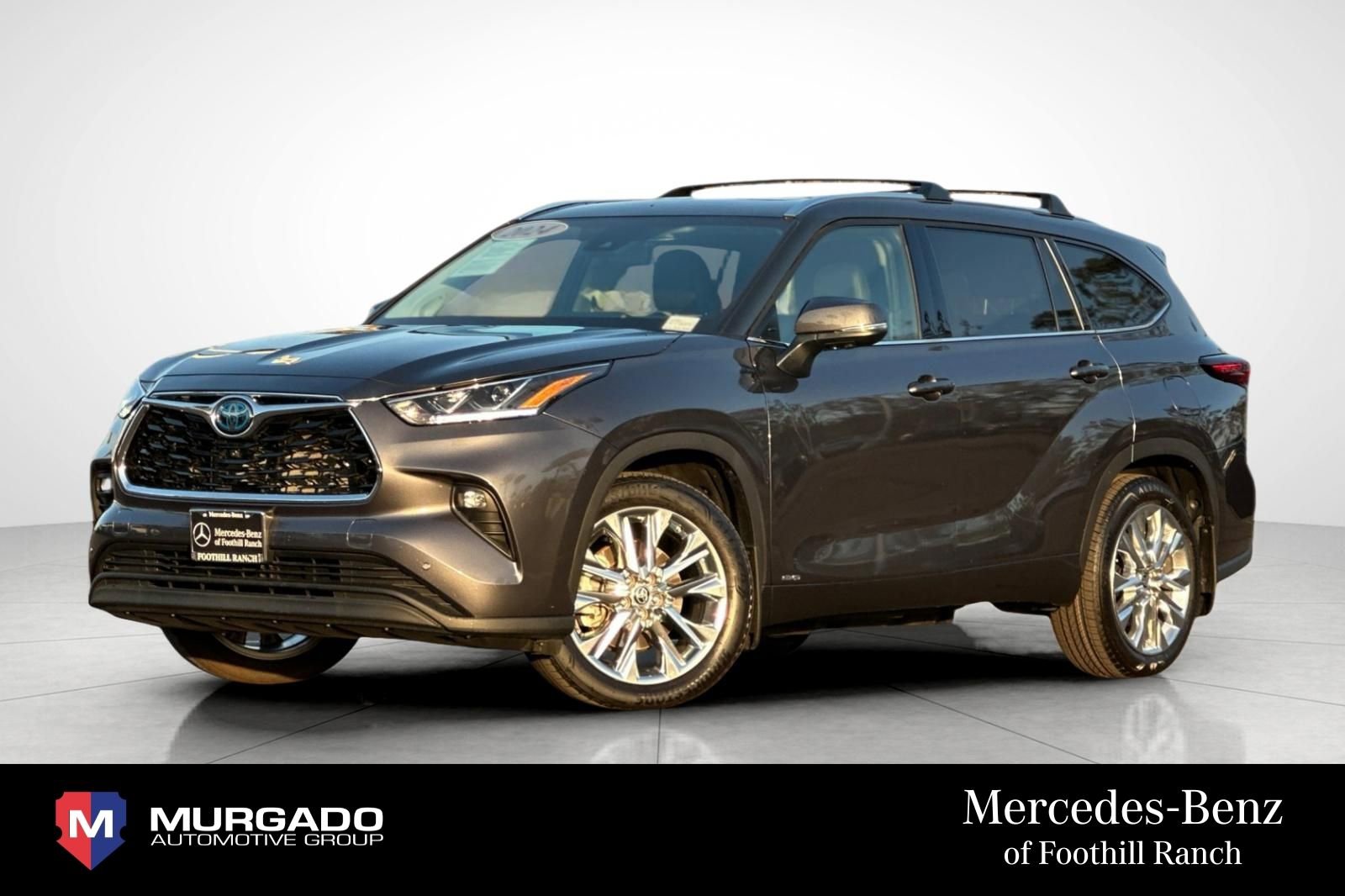 Used 2024 Toyota Highlander Limited image 1