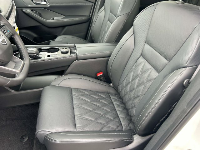 New 2026 Nissan Rogue Platinum w/ Tech Package AWD/4WD image 25