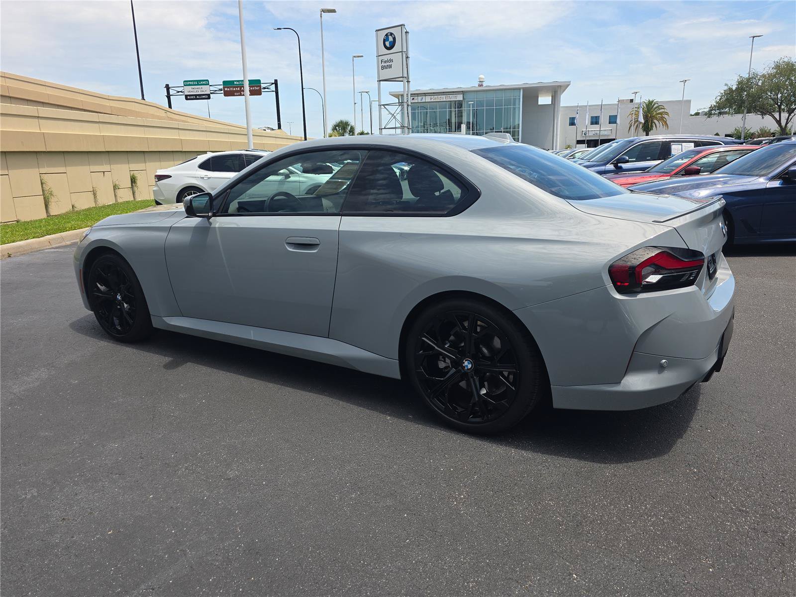 Used 2025 BMW 230i Coupe w/ M Sport Package RWD image 5