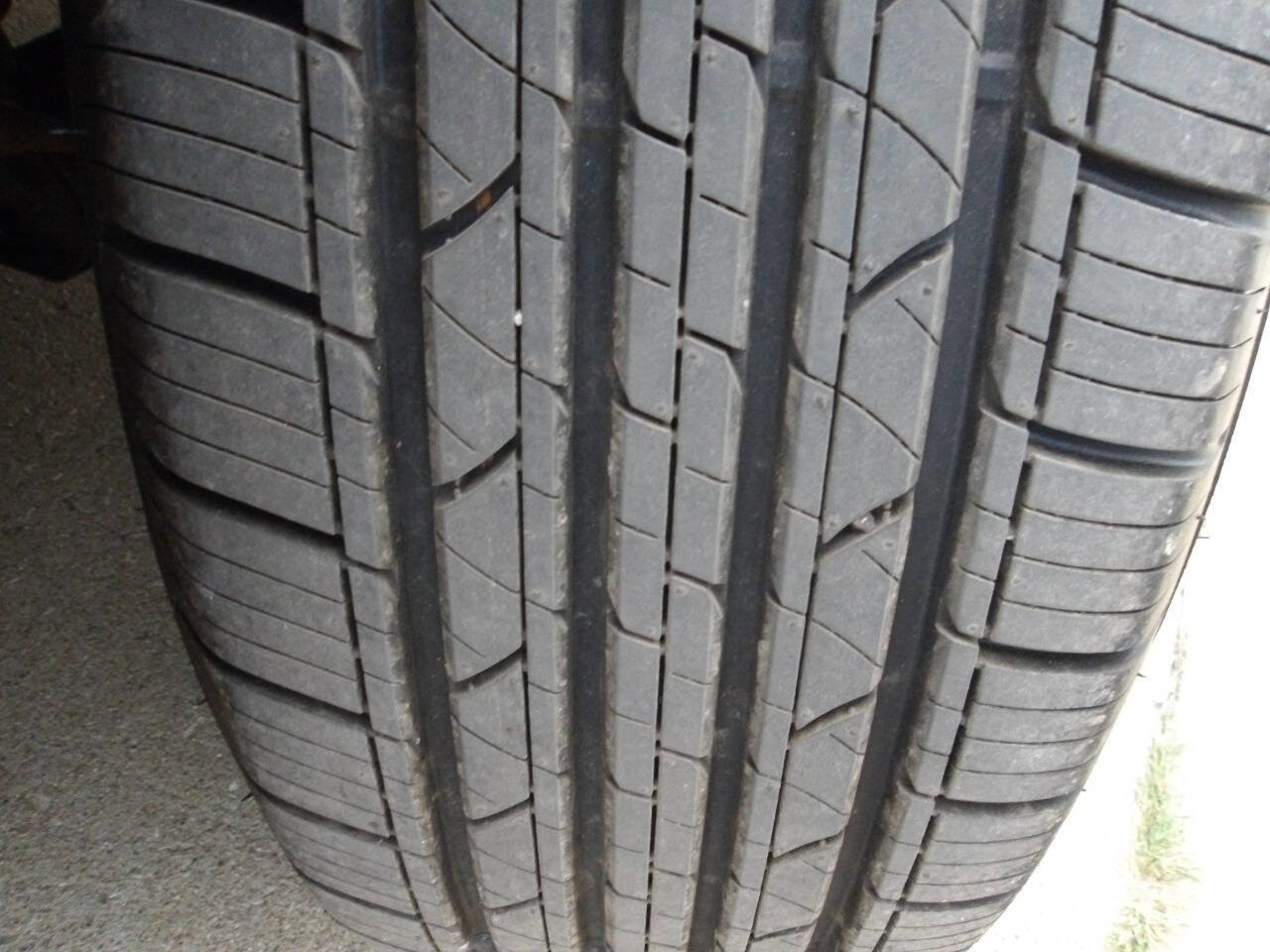 Used 2012 Chevrolet Traverse LT image 25