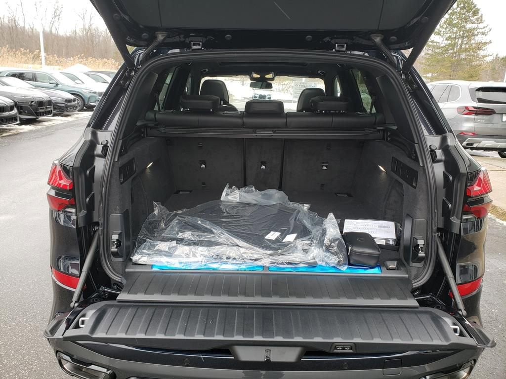 New 2026 BMW X5 xDrive50e image 7
