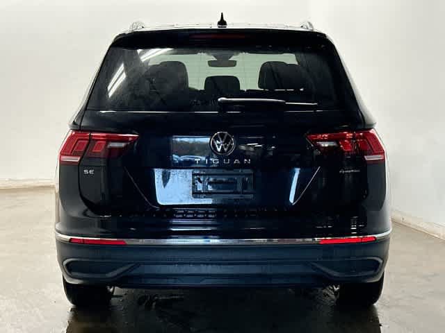 Used 2024 Volkswagen Tiguan SE AWD/4WD image 4