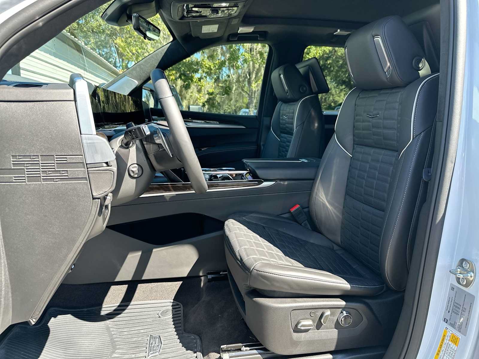 Certified 2026 Cadillac Escalade Platinum Sport AWD/4WD image 20