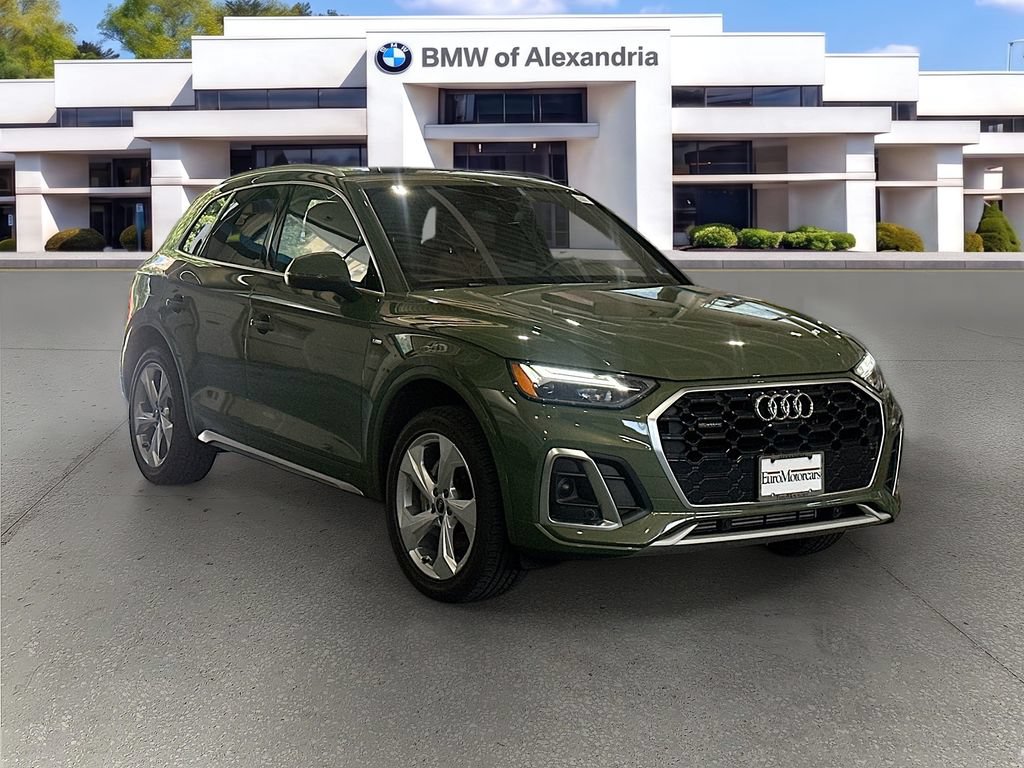 Used 2022 Audi Q5 2.0T Premium Plus w/ Premium Plus Package AWD/4WD image 3