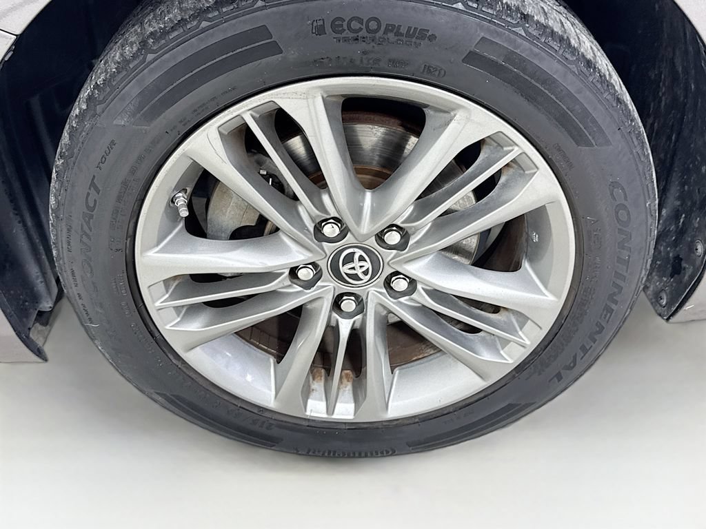 Used 2017 Toyota Camry SE w/ Moonroof Package FWD image 37