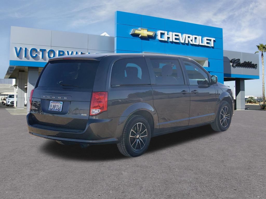 Used 2018 Dodge Grand Caravan SE FWD image 4
