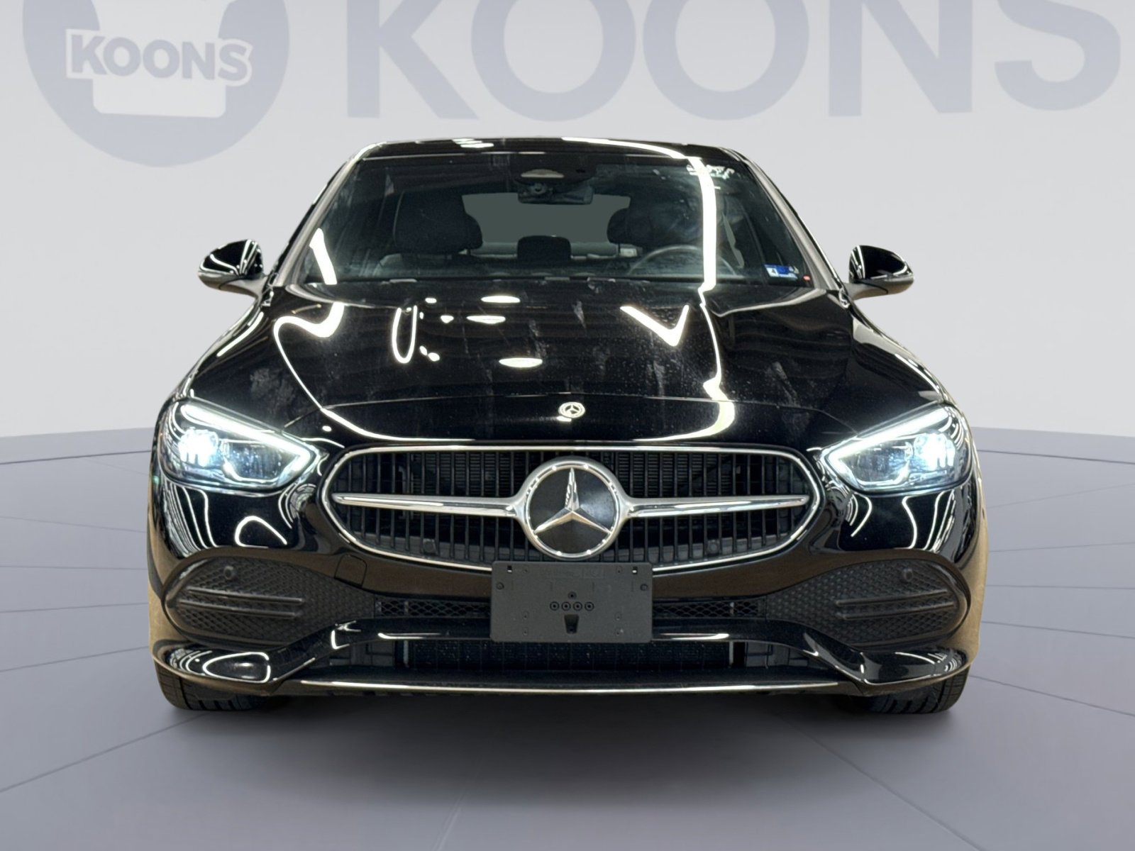 Used 2025 Mercedes-Benz C 300 4MATIC Sedan image 4