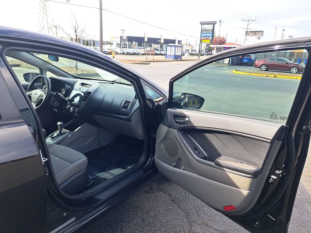 Used 2016 Kia Forte LX image 16