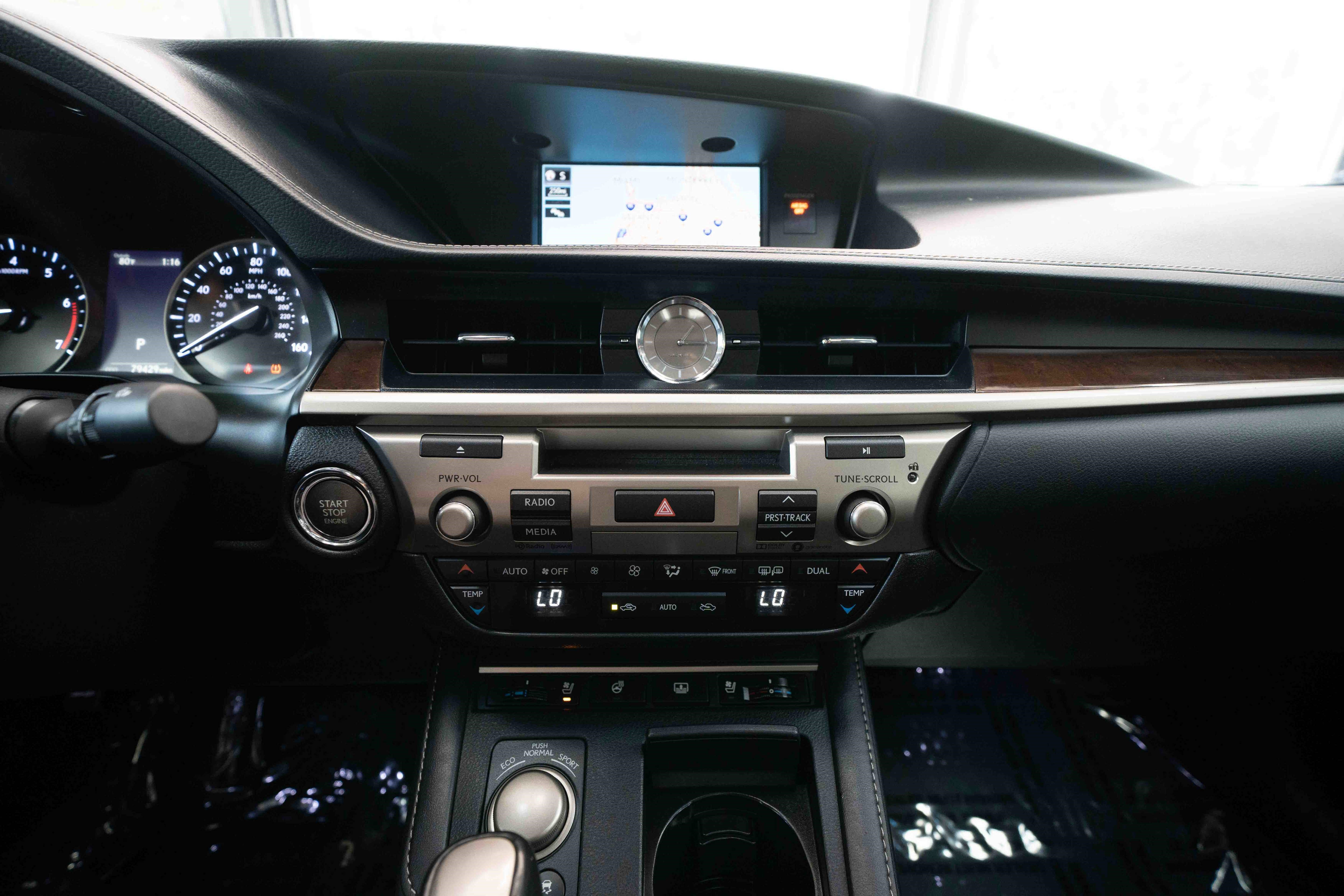 Used 2017 Lexus ES 350 w/ Luxury Package FWD image 17