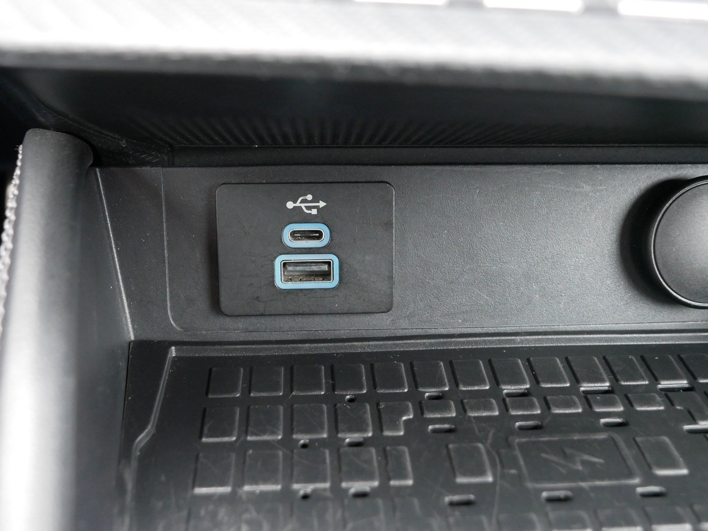 Used 2024 Ford Mustang Premium RWD image 33