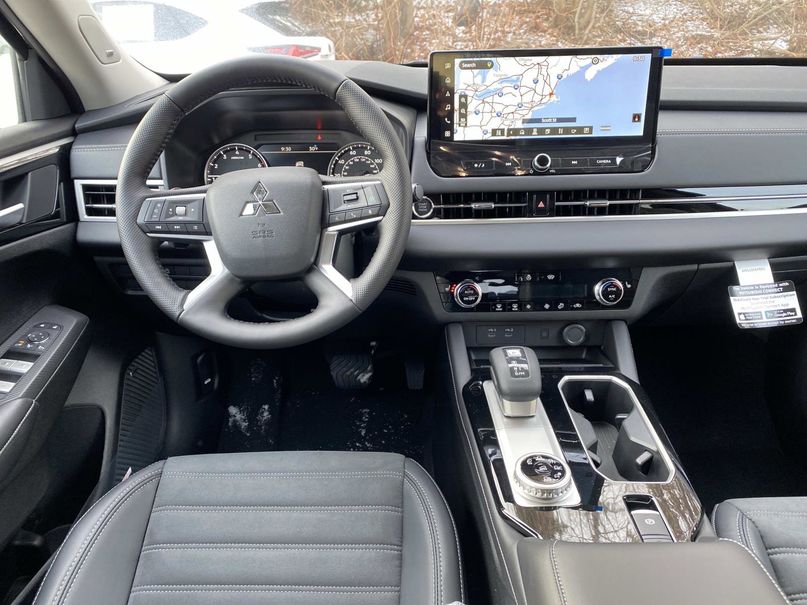 New 2026 Mitsubishi Outlander SE image 7