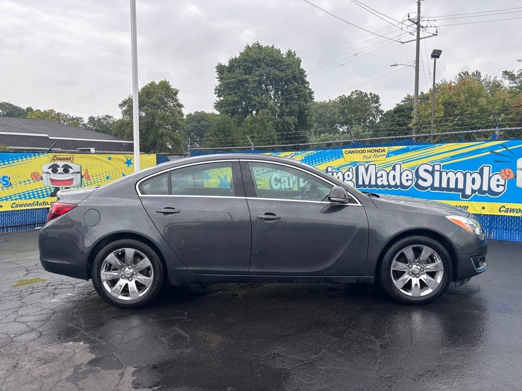 Used 2017 Buick Regal Premium w/ Driver Confidence Package #1 AWD/4WD image 2