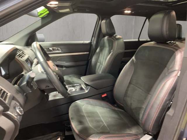Used 2019 Ford Explorer XLT w/ Equipment Group 202A image 9