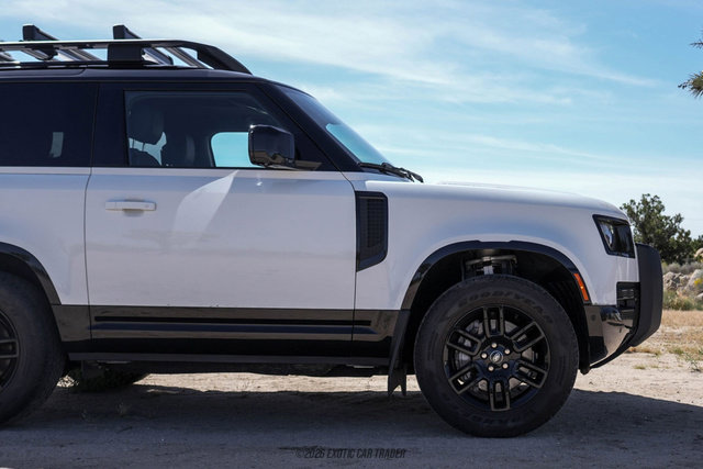 Used 2023 Land Rover Defender 90 X-Dynamic SE image 11