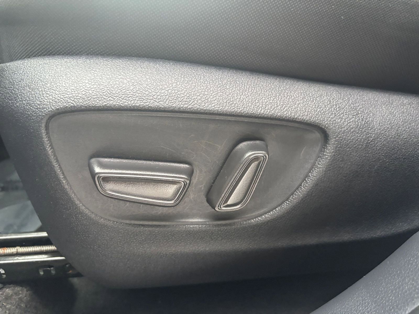 Used 2025 Toyota Highlander LE image 22