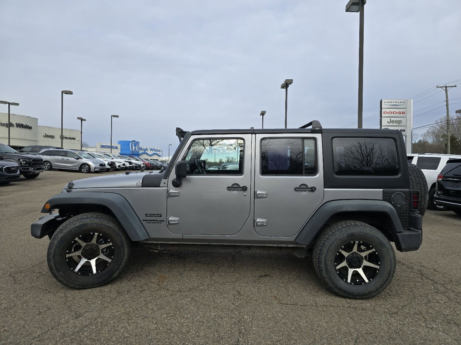 Used 2013 Jeep Wrangler Unlimited Sport w/ Connectivity Group image 5