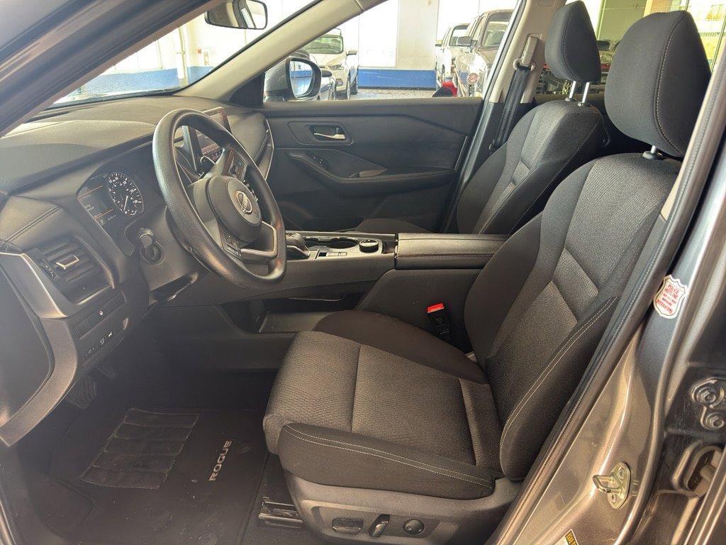 Used 2024 Nissan Rogue SV AWD/4WD image 10