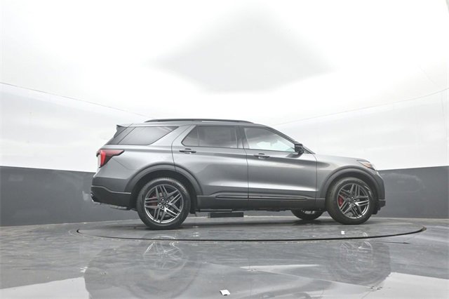 New 2026 Ford Explorer ST image 25