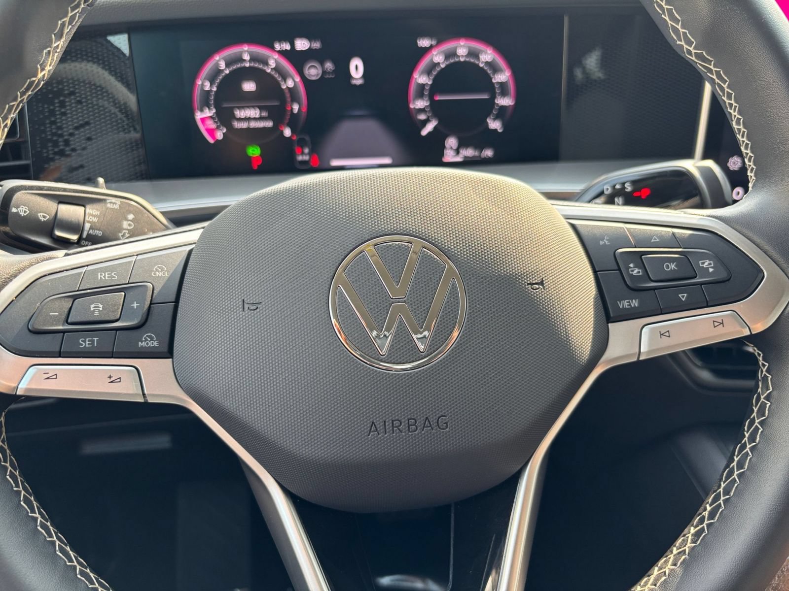 Used 2026 Volkswagen Tiguan SE AWD/4WD image 31