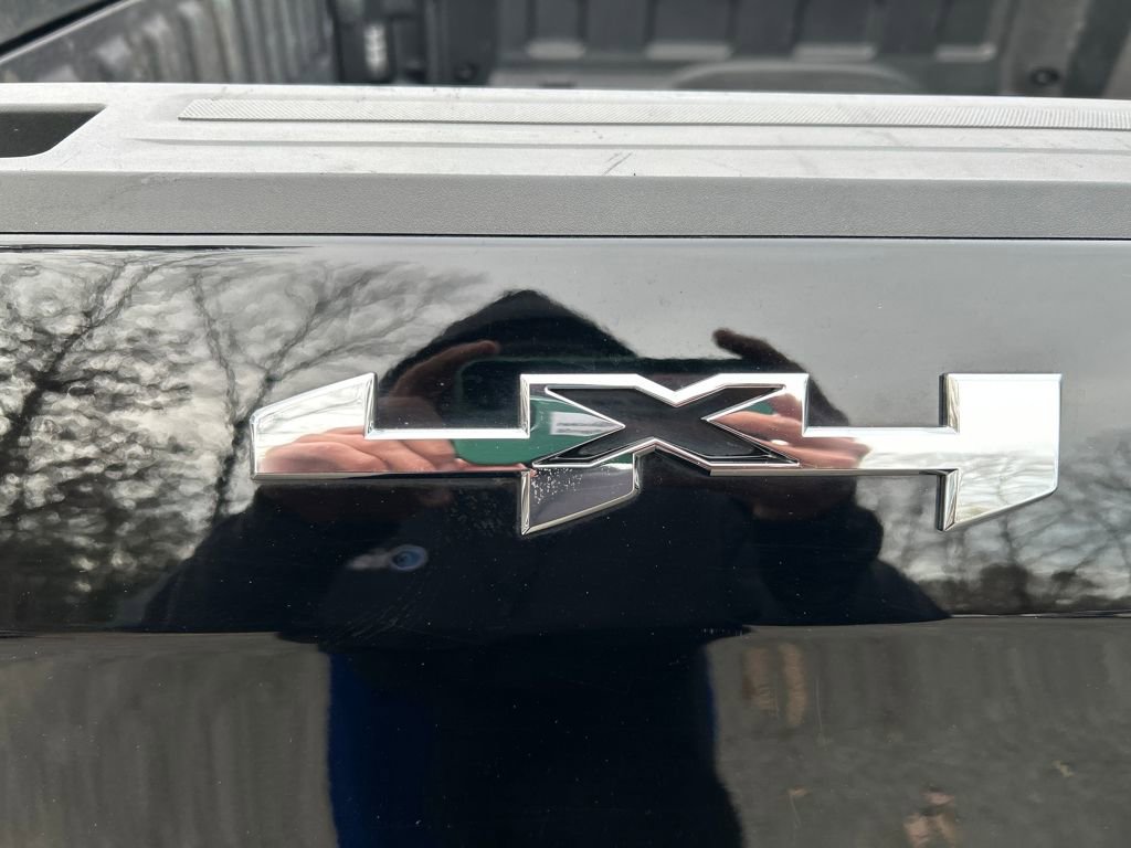 Used 2025 GMC Sierra 1500 SLT image 11