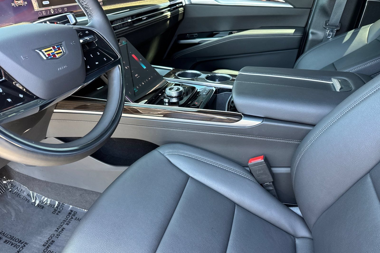 Used 2025 Cadillac Escalade ESV Luxury AWD/4WD image 9