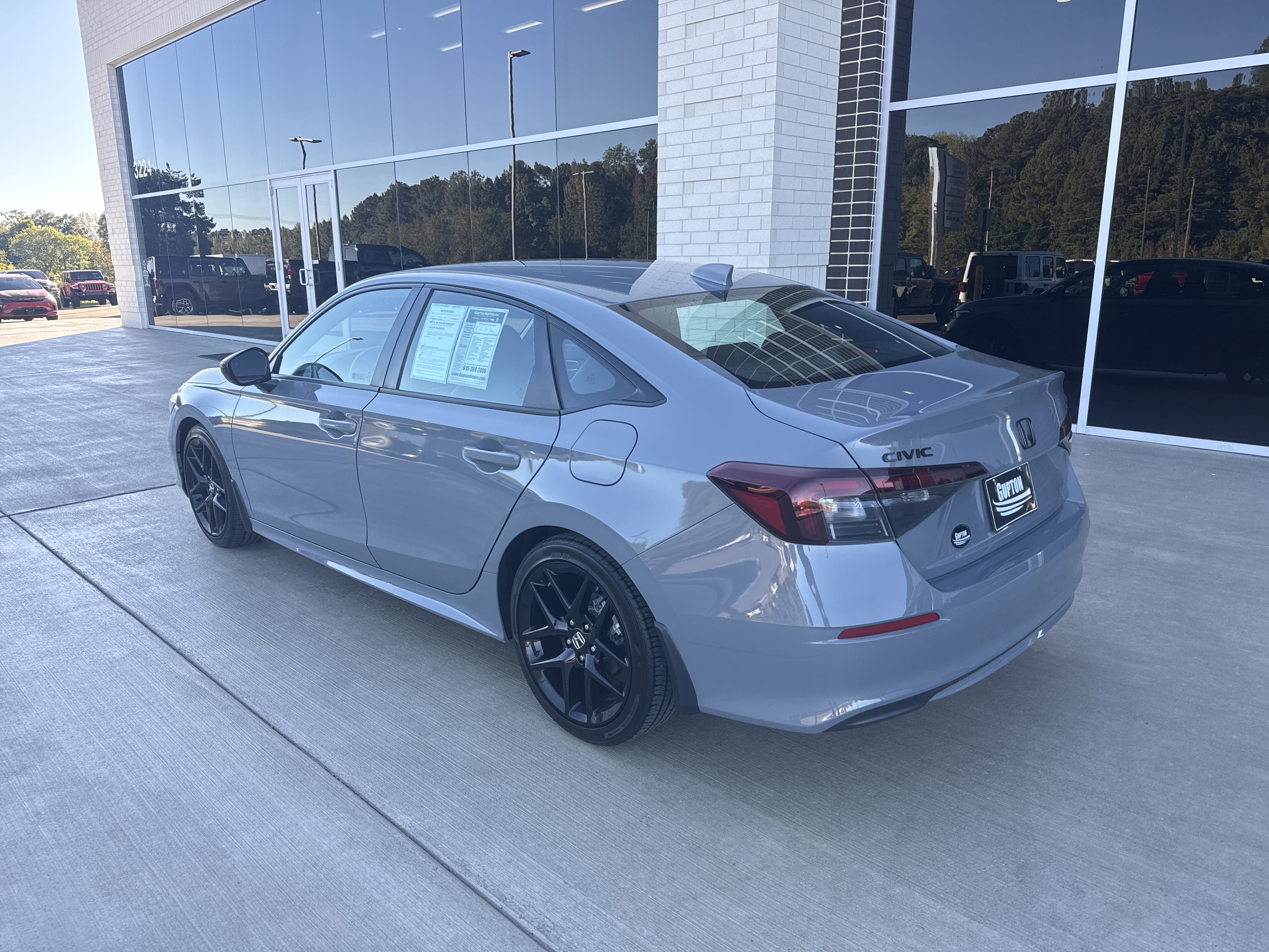 Used 2025 Honda Civic Sport image 4