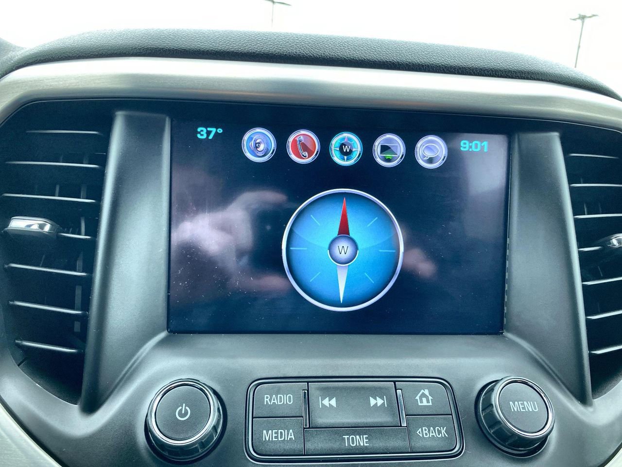 Used 2017 GMC Acadia SLE image 13