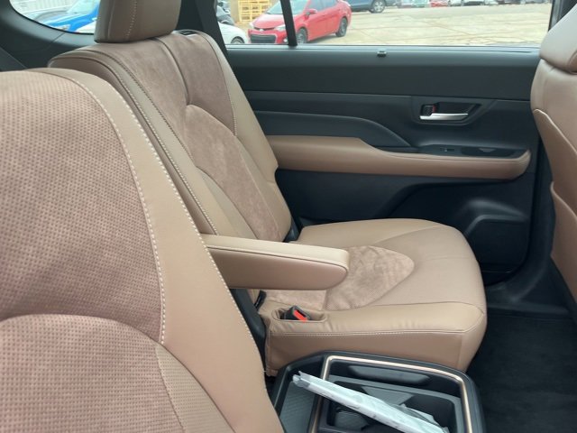 Used 2026 Toyota Grand Highlander AWD Hybrid image 28
