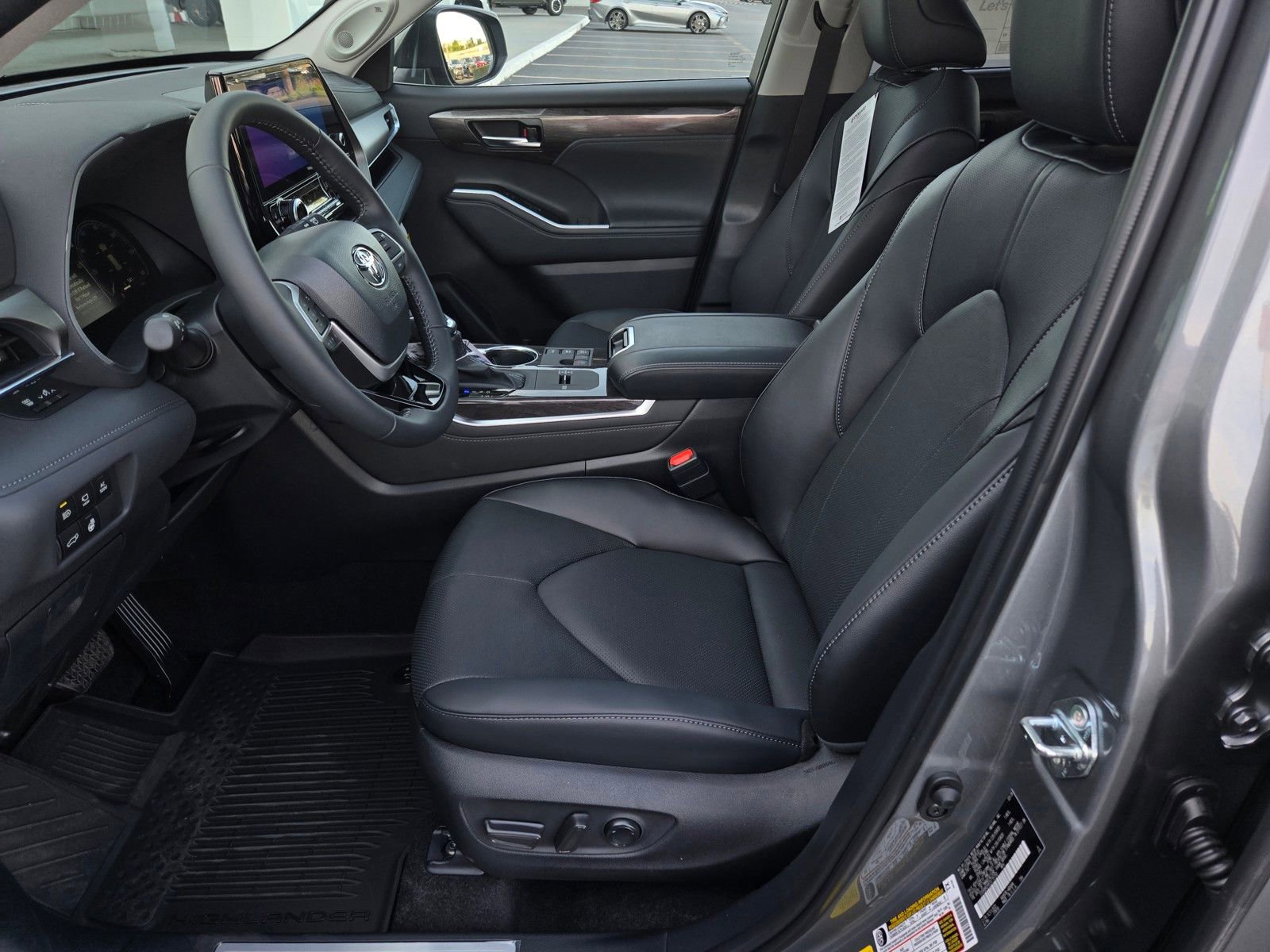 Certified 2026 Toyota Highlander Limited AWD/4WD image 17