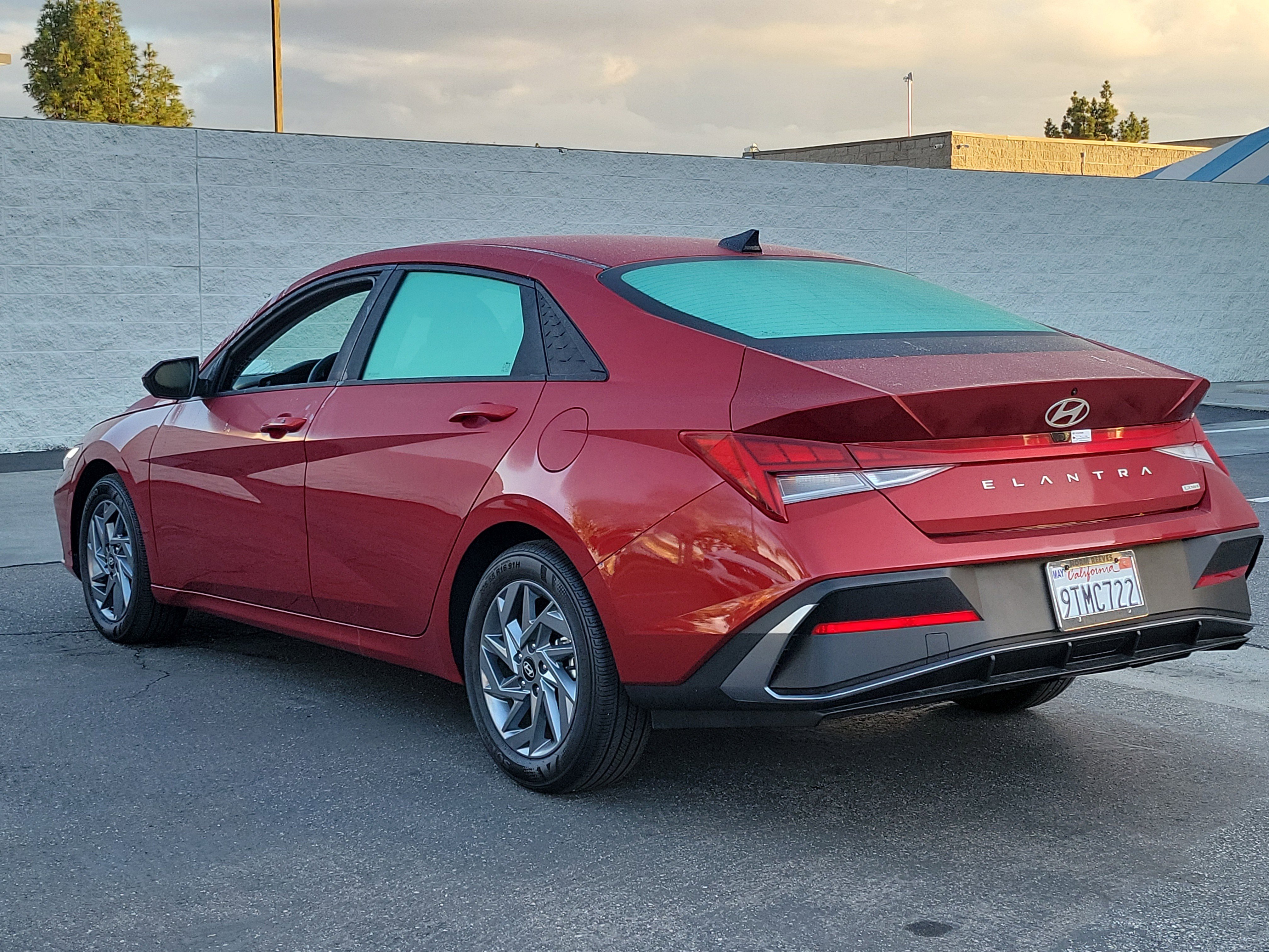 Certified 2025 Hyundai Elantra Blue image 29