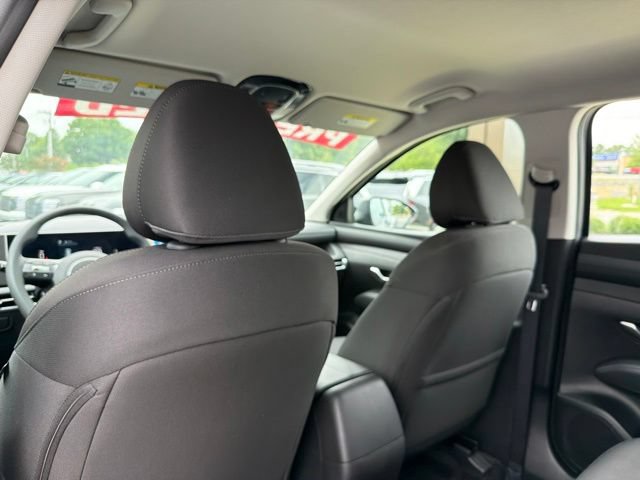 Certified 2025 Hyundai Tucson SE FWD image 28