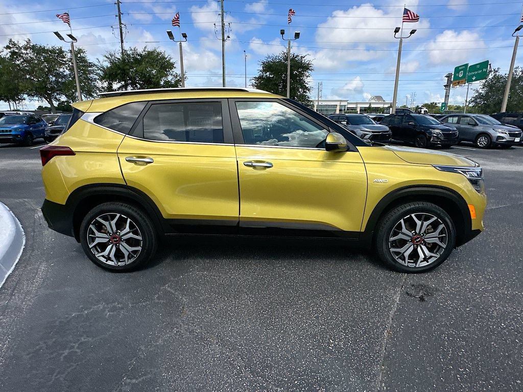 Used 2023 Kia Seltos SX w/ SX Sunroof Package AWD/4WD image 4