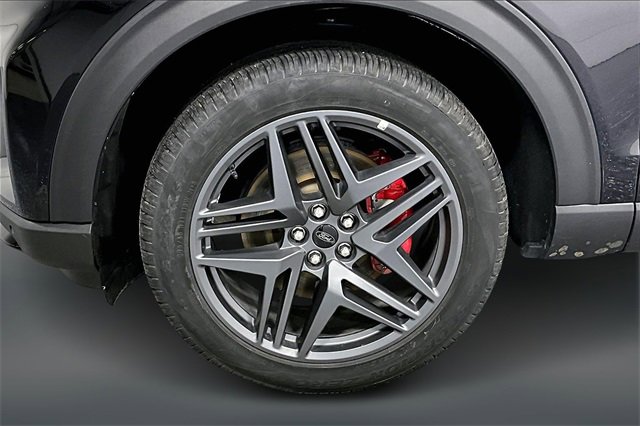 Used 2025 Ford Explorer ST-Line w/ ST-Line Street Pack image 32