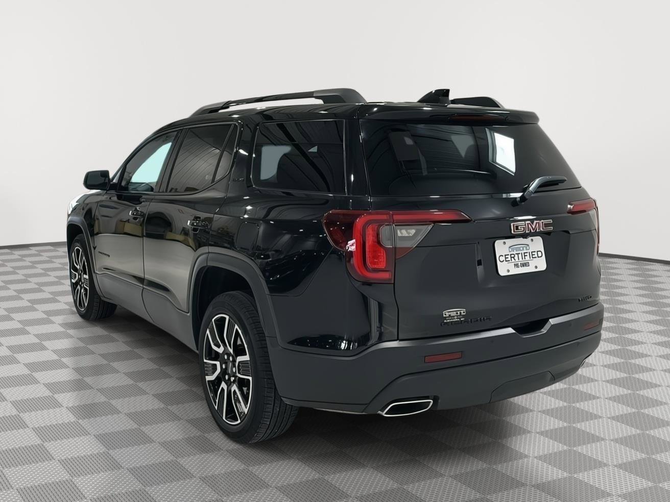 Used 2021 GMC Acadia SLE w/ Elevation Edition image 3
