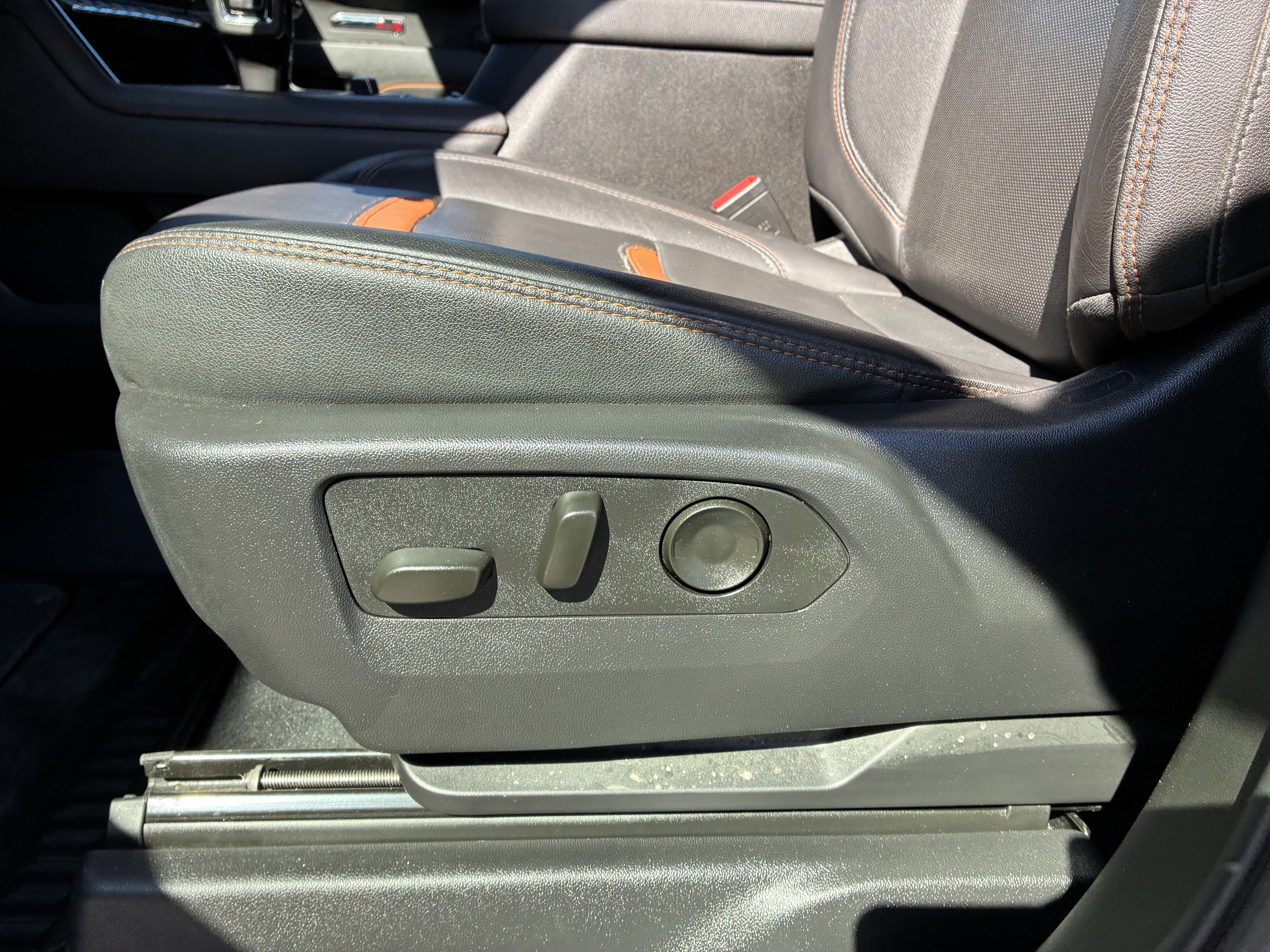 Used 2025 GMC Sierra 1500 AT4 AWD/4WD image 26