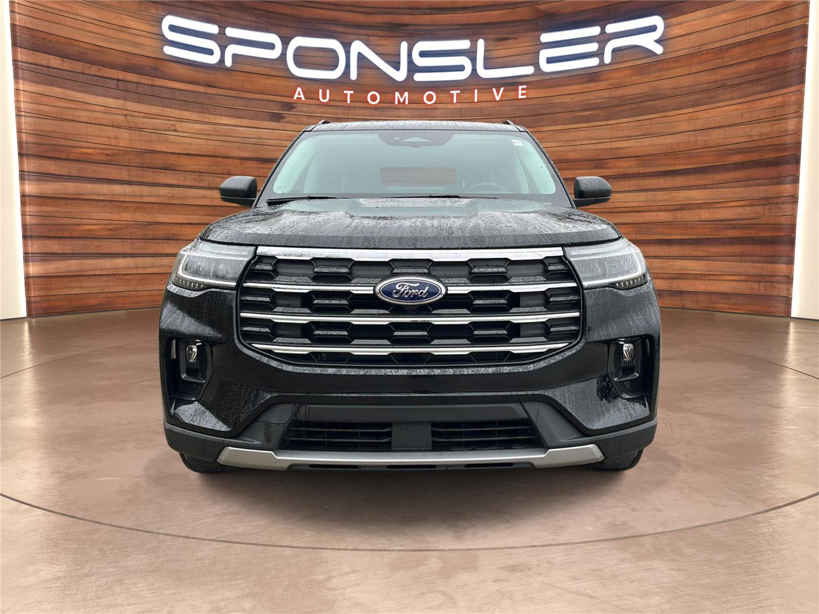 Used 2025 Ford Explorer Active w/ Active Comfort Package image 8