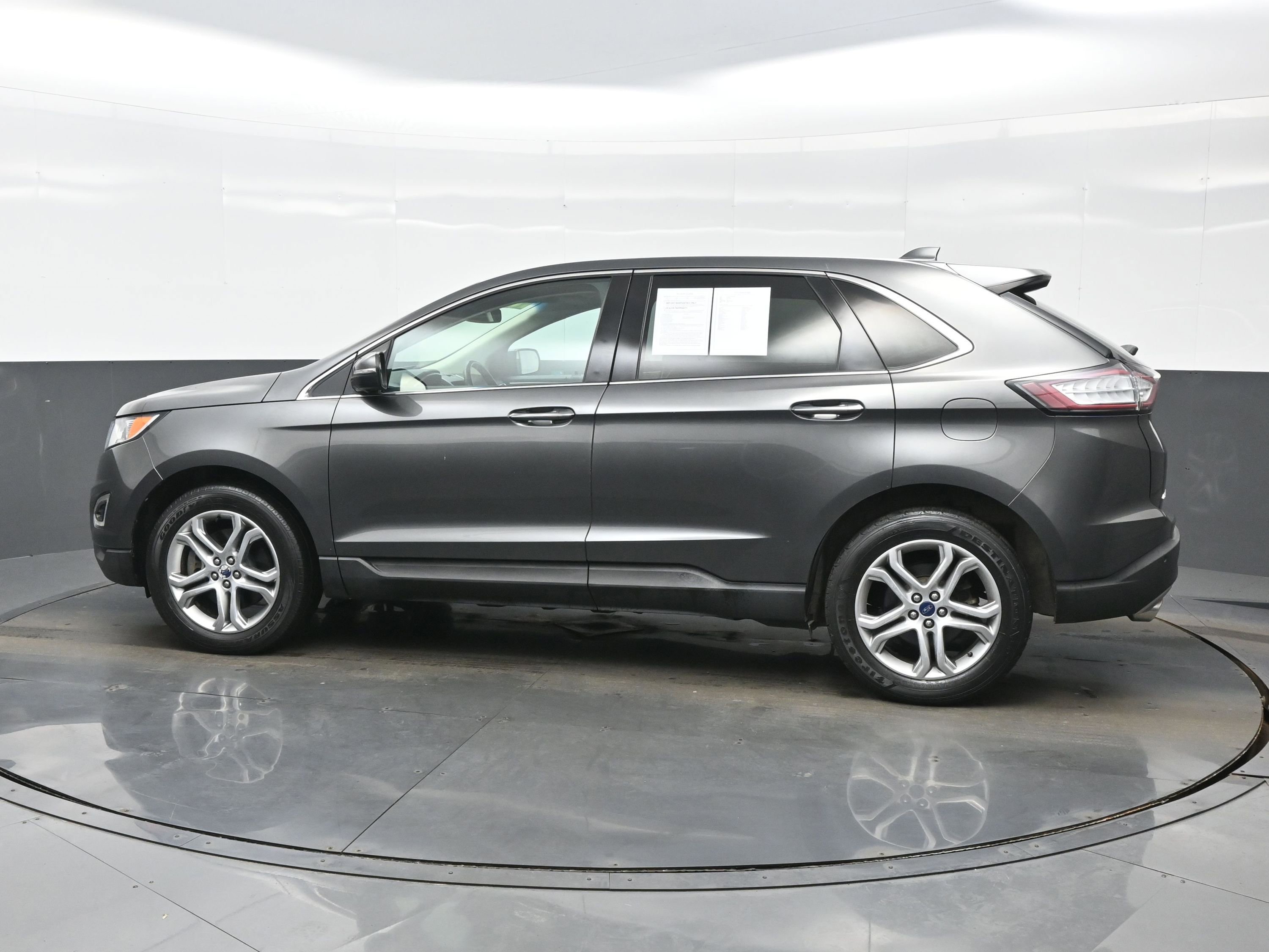 Used 2015 Ford Edge Titanium w/ Equipment Group 301A image 3