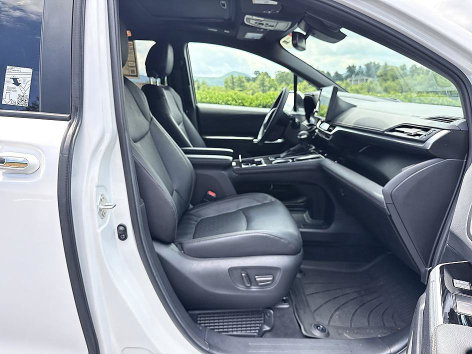 Certified 2026 Toyota Sienna Platinum AWD/4WD image 21