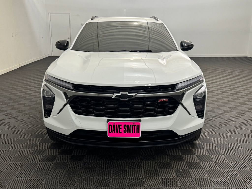 Used 2025 Chevrolet Trax RS w/ Driver Confidence Package image 6