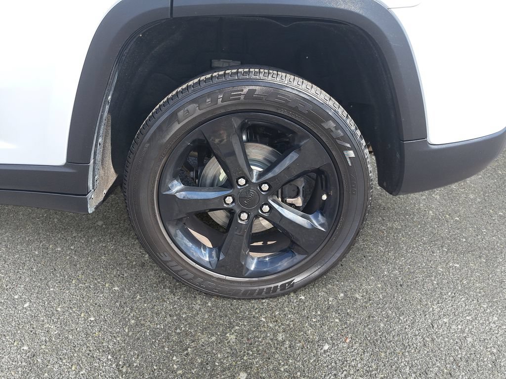 Certified 2023 Jeep Grand Cherokee Altitude AWD/4WD image 33