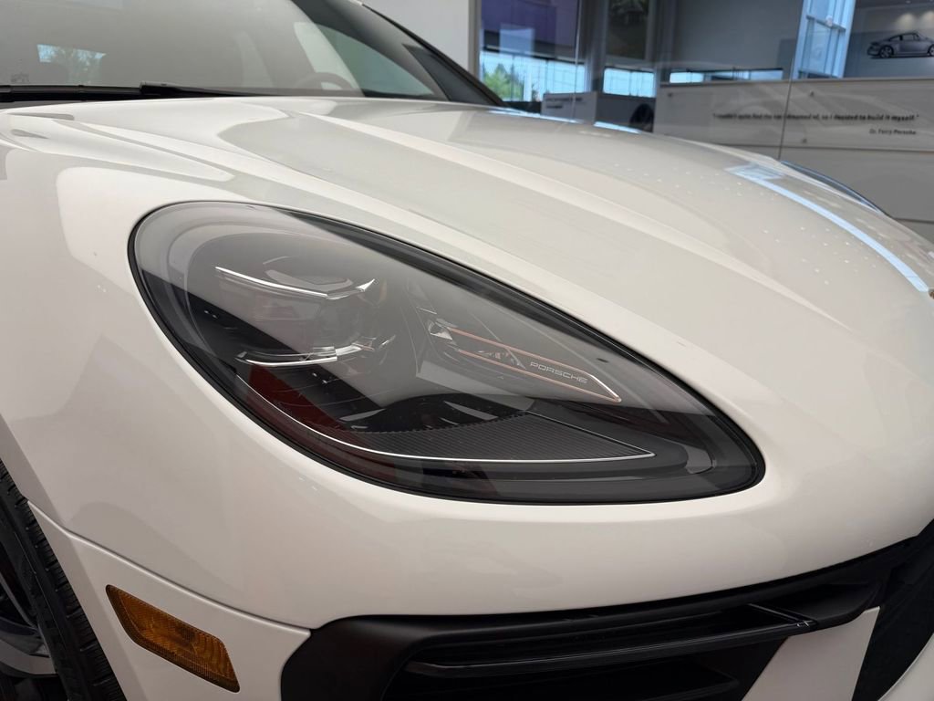 Used 2026 Porsche Macan AWD/4WD image 28