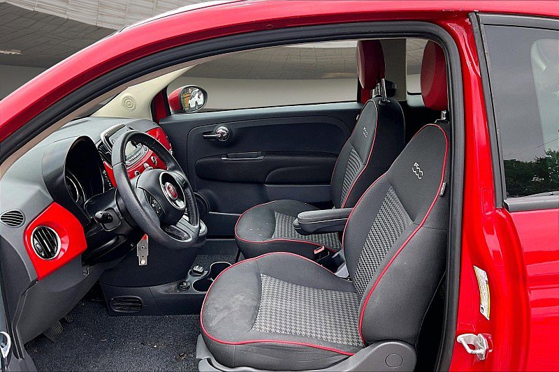 Used 2017 FIAT 500 Pop w/ Red Roof & Mirror Cap Package FWD image 22