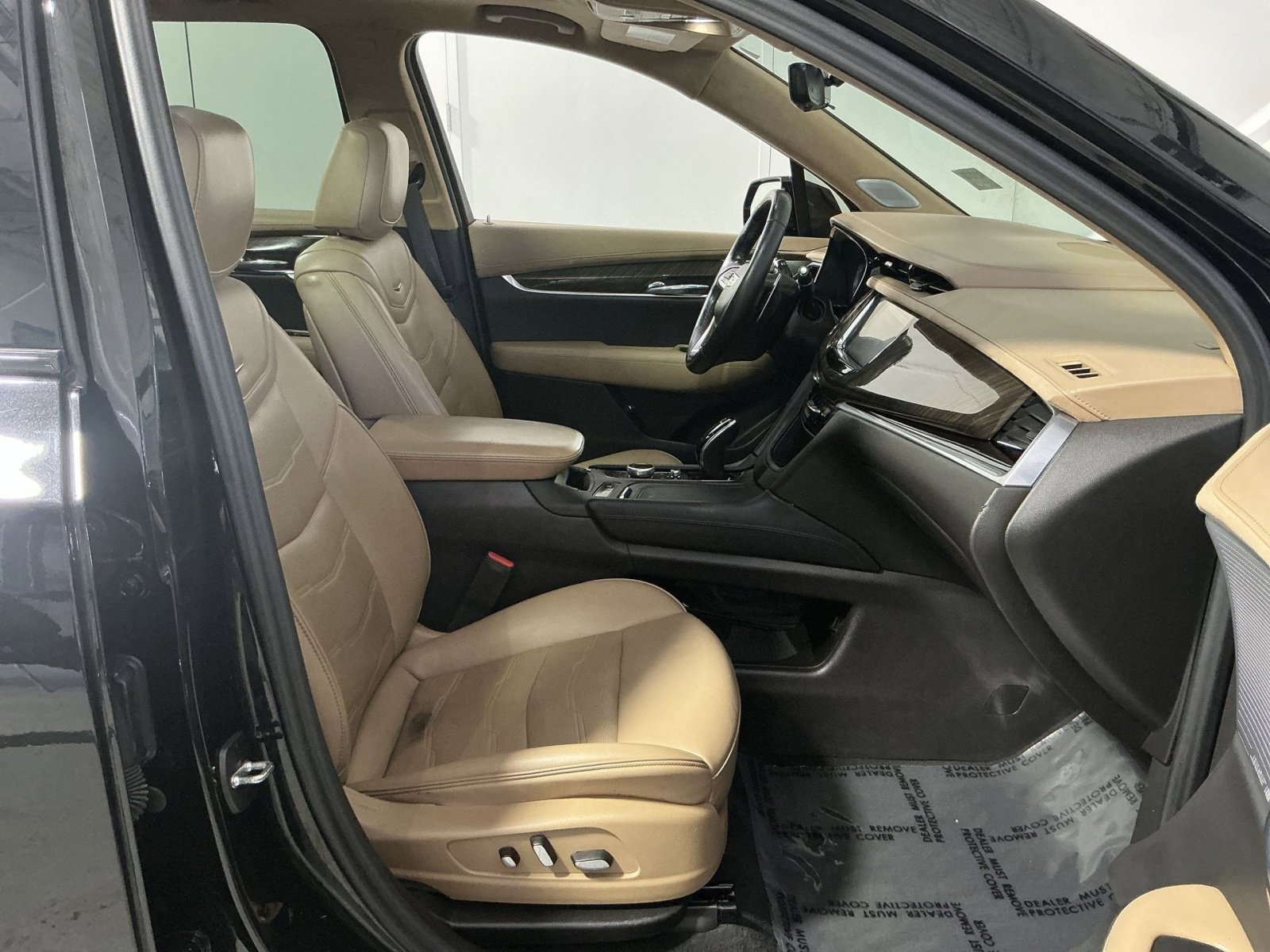 Used 2022 Cadillac XT6 Sport w/ Platinum Package image 28