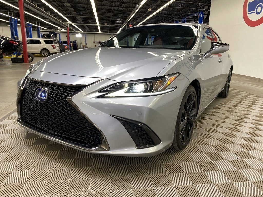 Used 2022 Lexus ES 300h F Sport image 9